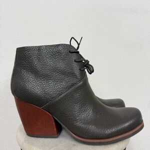 Korks by Kork-Ease Roana Booties Women's Brown Shoe Wedge Chic Fall Sz 9.5